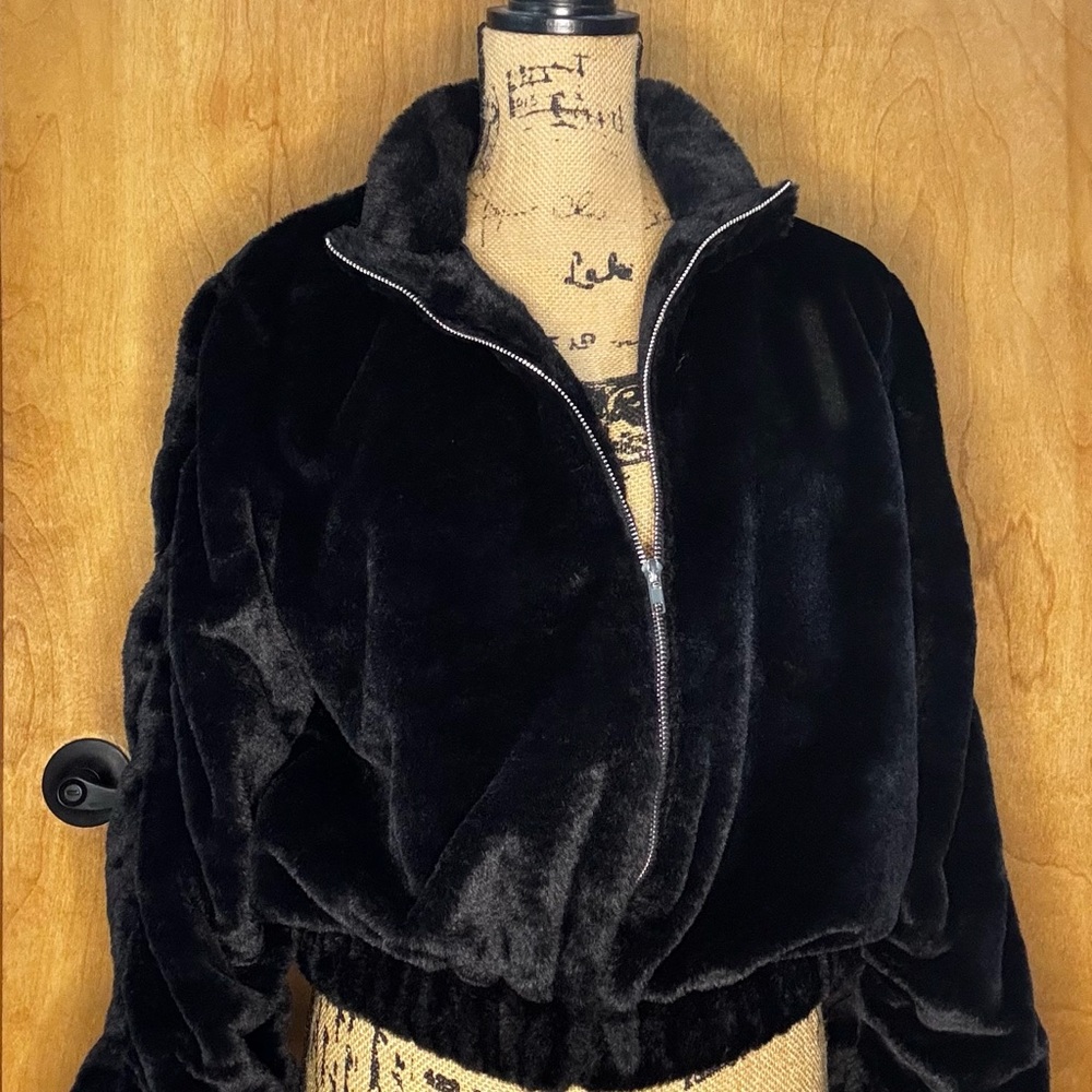 Symphony Black Faux Fur Jacket Plush High-Collar Design